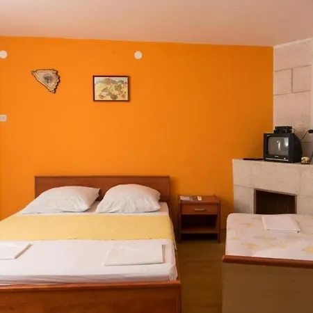 Djurkovic - Studio With Balcony And Garden View Appartement Mlini