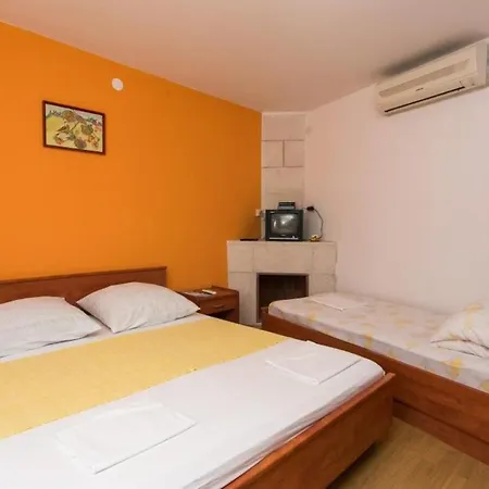 Djurkovic - Studio With Balcony And Garden View Appartement