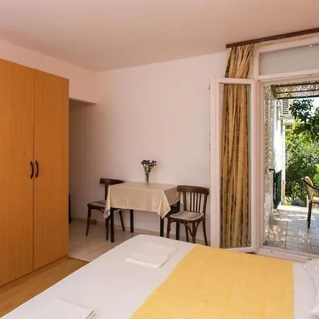 Djurkovic - Studio With Balcony And Garden View Mlini